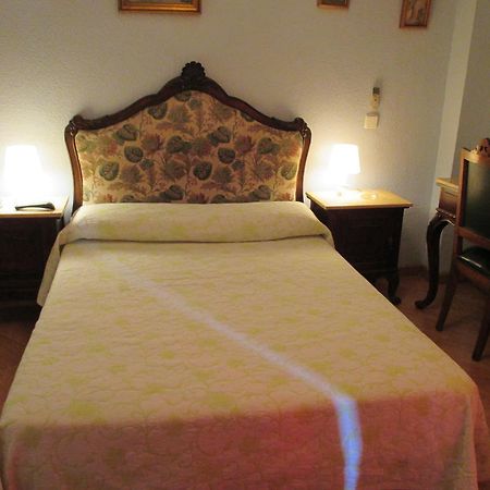 Hostal Pradillo Мостолес Стая снимка