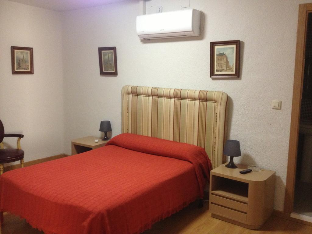 Hostal Pradillo Мостолес Екстериор снимка