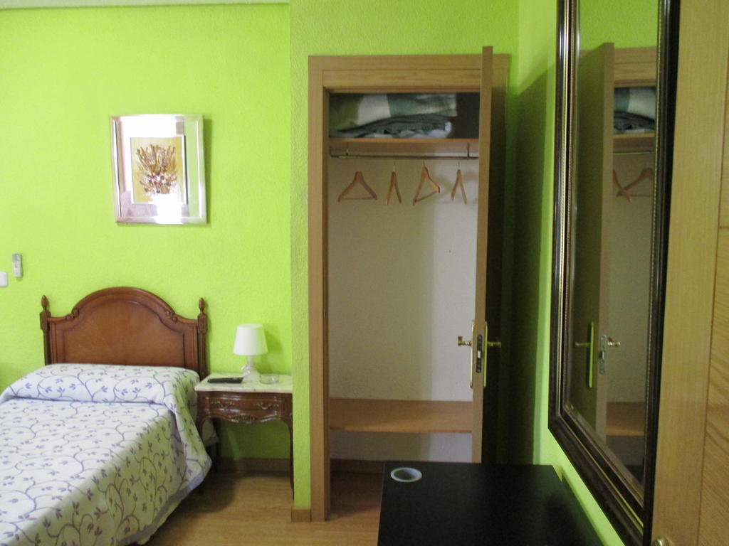 Hostal Pradillo Мостолес Екстериор снимка