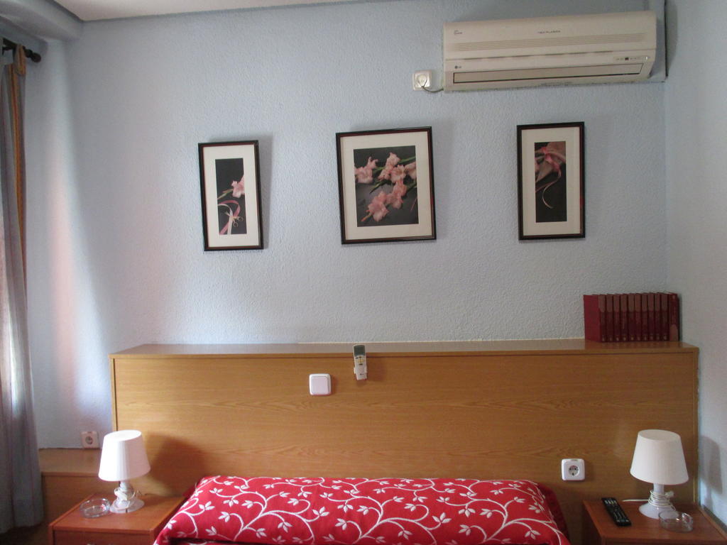 Hostal Pradillo Мостолес Екстериор снимка