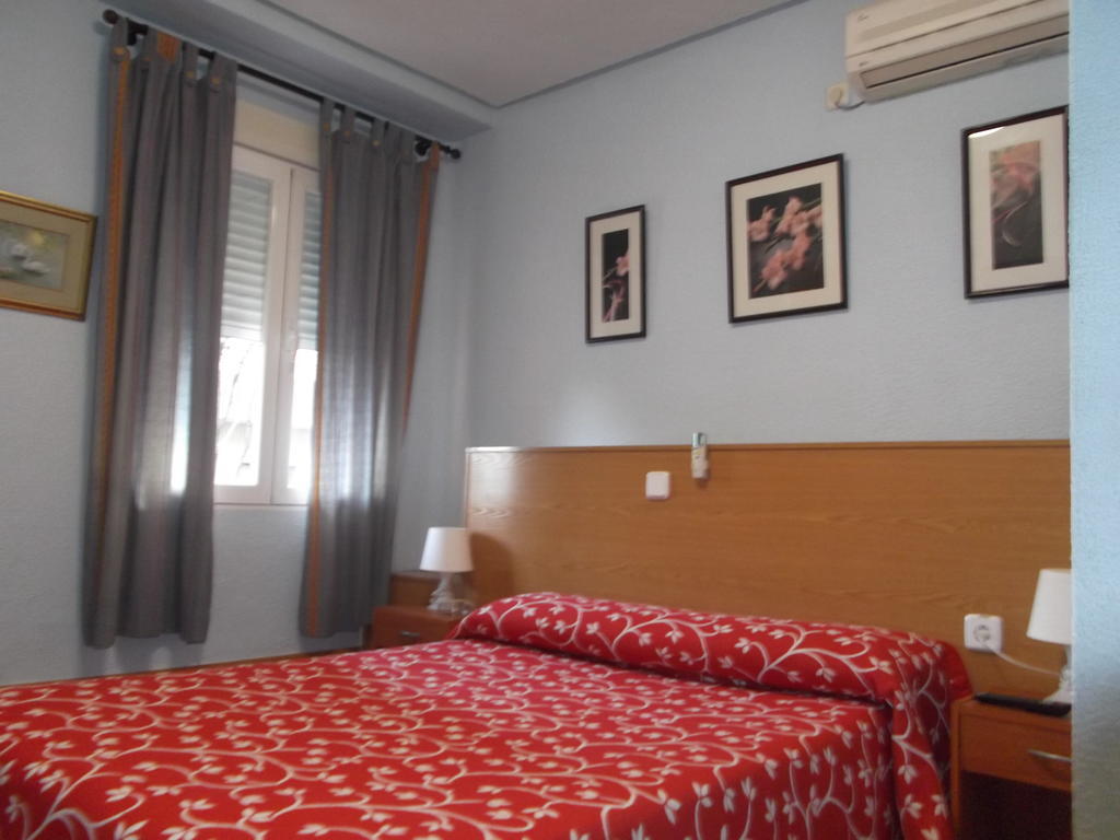 Hostal Pradillo Мостолес Екстериор снимка