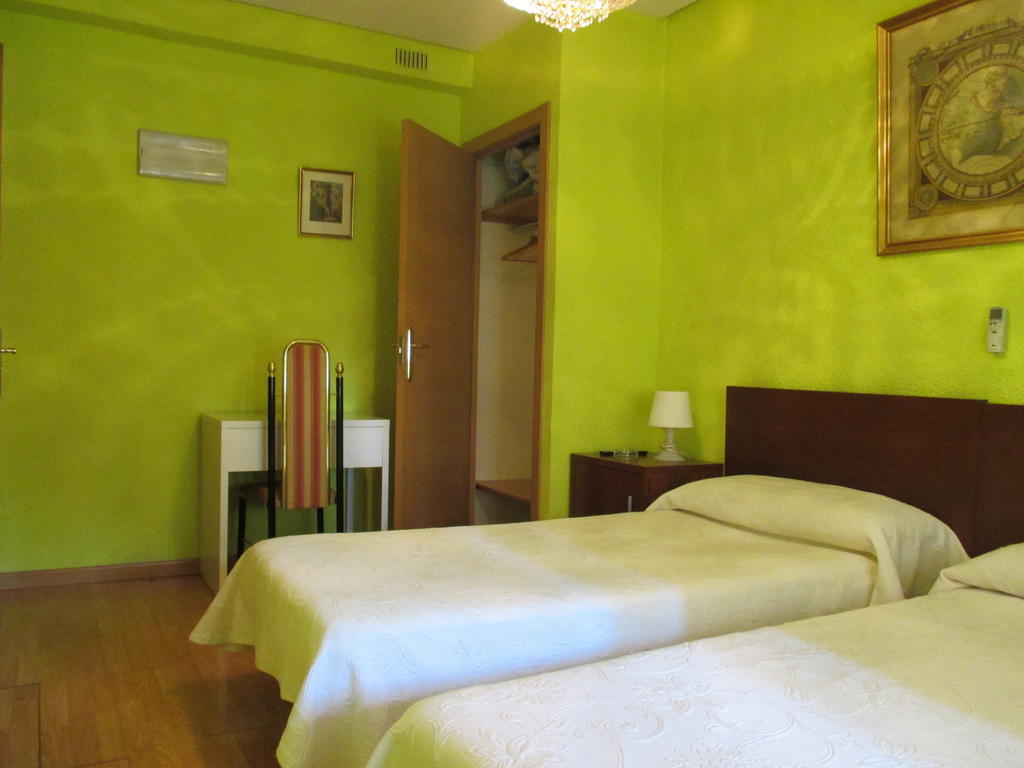 Hostal Pradillo Мостолес Екстериор снимка