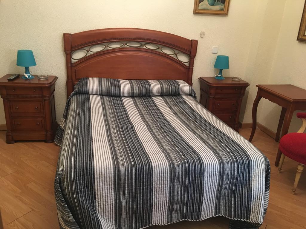 Hostal Pradillo Мостолес Екстериор снимка